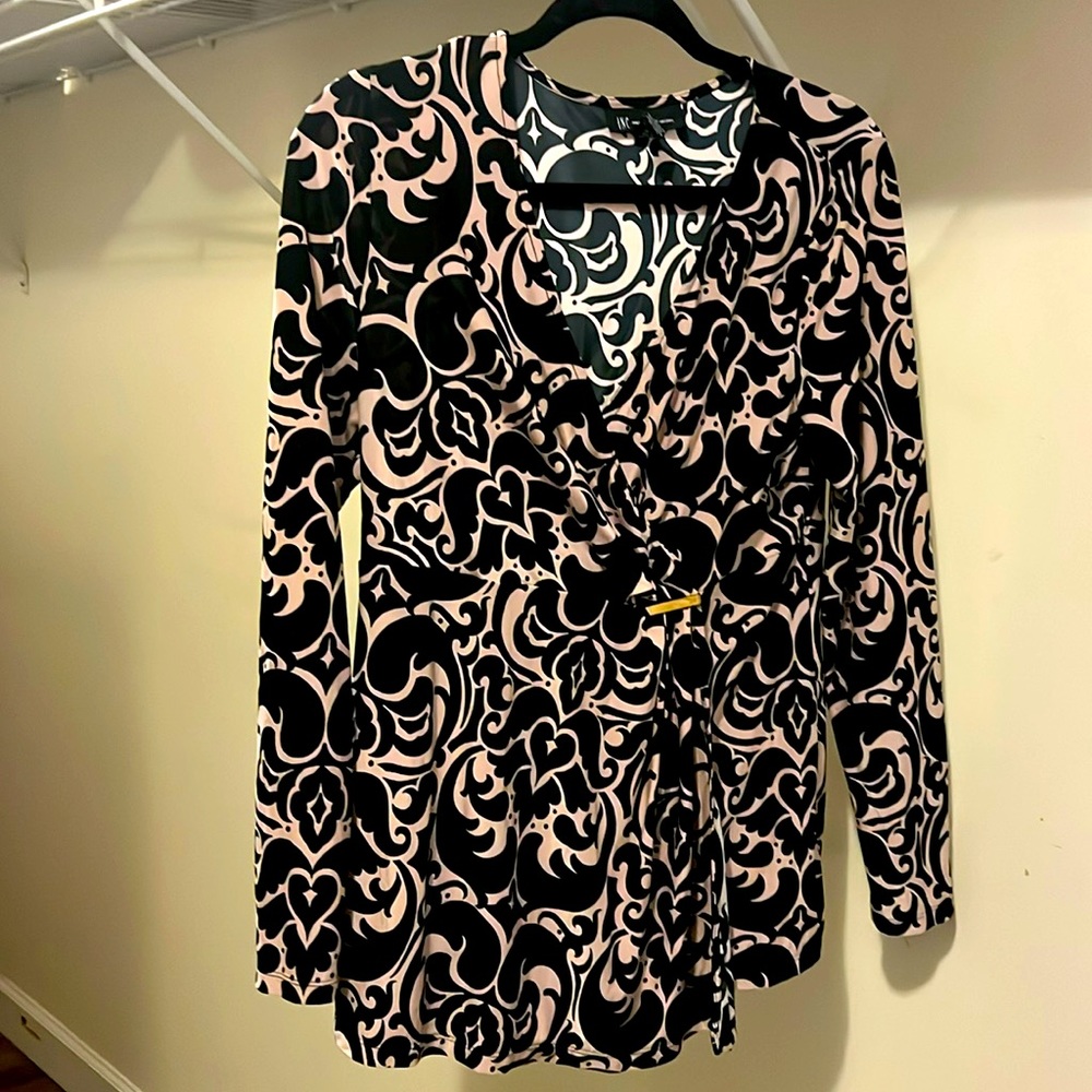 INC wraparound, design top